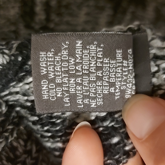 Black and White Knit Sweater Size S - Picture 8 of 8